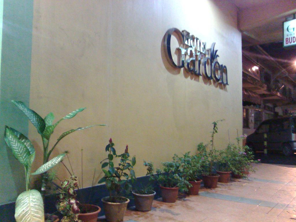 Hotel Garden Кота-Кинабалу Экстерьер фото